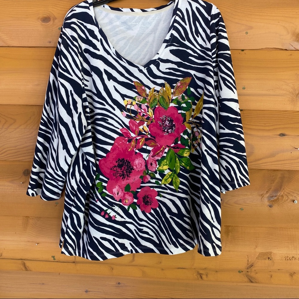Women 2X Embellished Top NEW